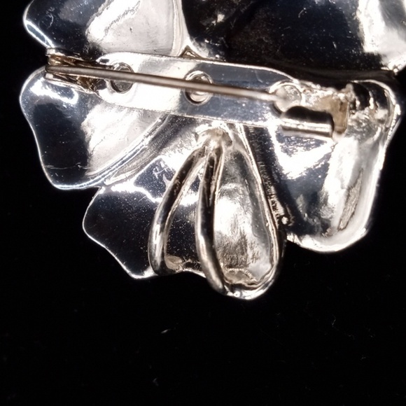 BLACK ENAMELED SILVER FLOWER - Picture 6 of 6